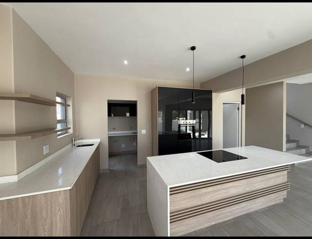 3 BEDROOM HOUSE FOR SALE IN BRYANSTON